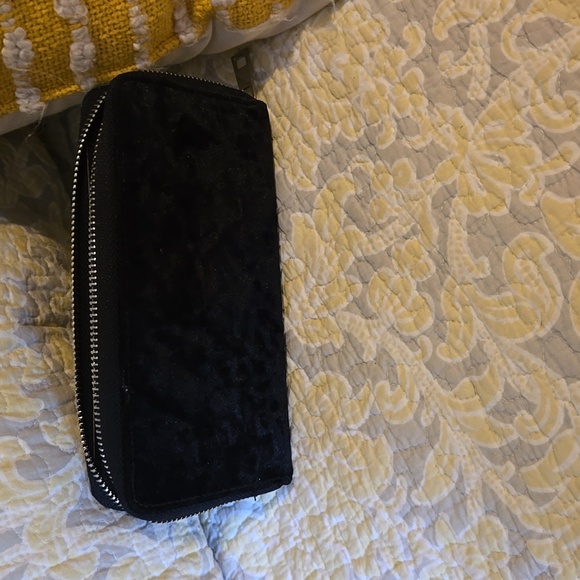 2 for 25 sale Maurice's black velvet wallet - Picture 1 of 5